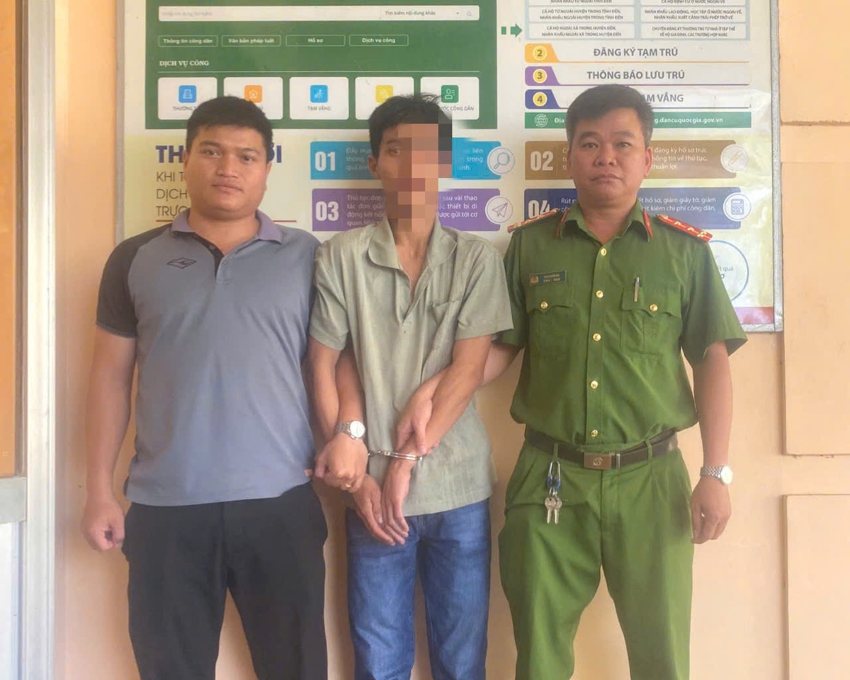 Hà Quốc Sĩ tại cơ quan công an