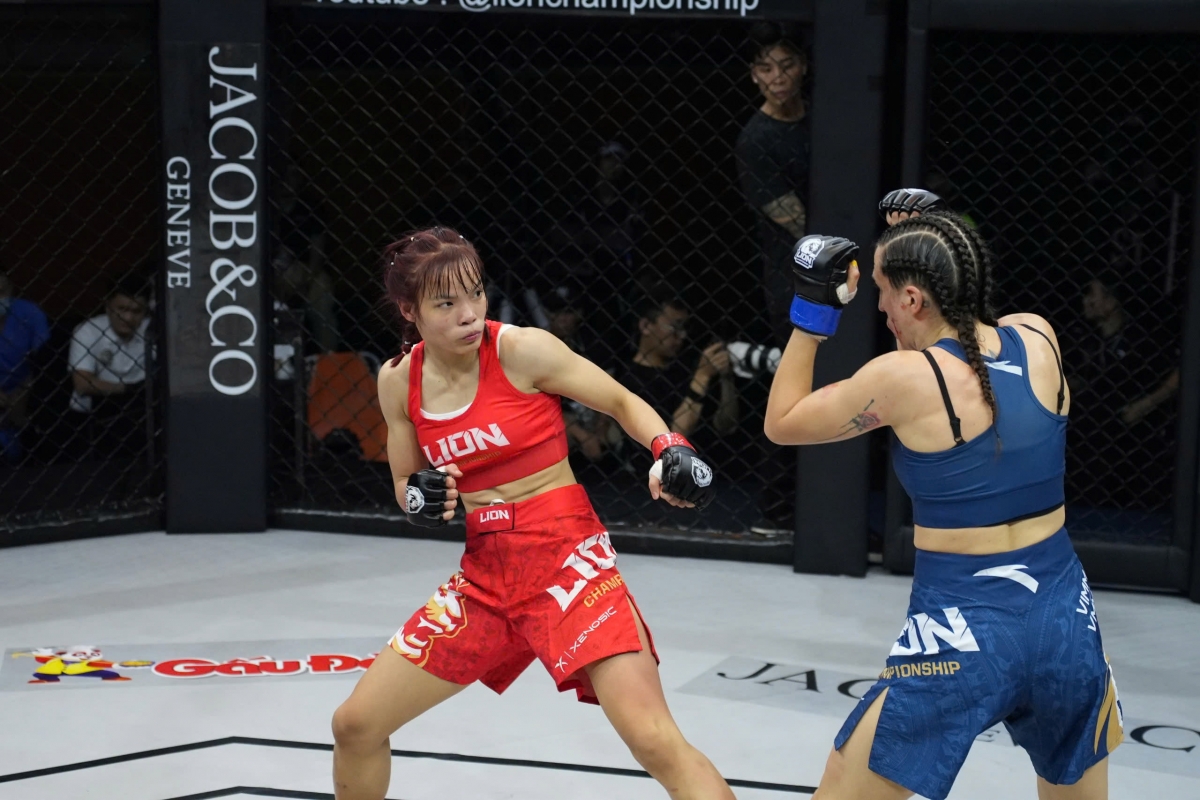 Tại hạng cân 52kg nữ, Trần Trà My (Kickfit Sports MMA) gặp Chelsea Leigh Moore đến từ Anh. 