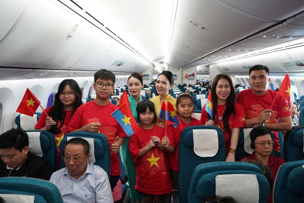 Chuyến bay đặc biệt của Vietnam Airlines trong ngày thống nhất non sông