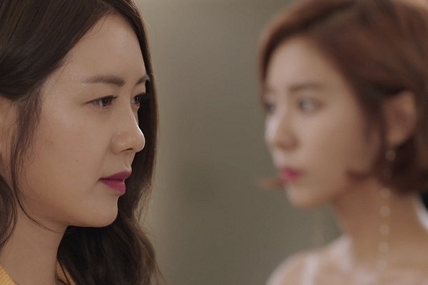 Tôi thấy khó chịu khi chồng quan tâm em dâu quá mức (Ảnh minh họa, nguồn: KT)