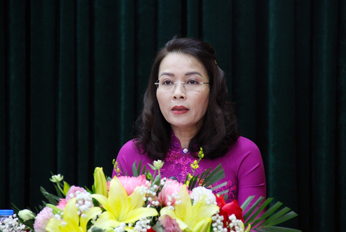 Chủ tịch HĐND tỉnh Bắc Giang Nguyễn Thị Hương phát biểu bế mạc kỳ họp