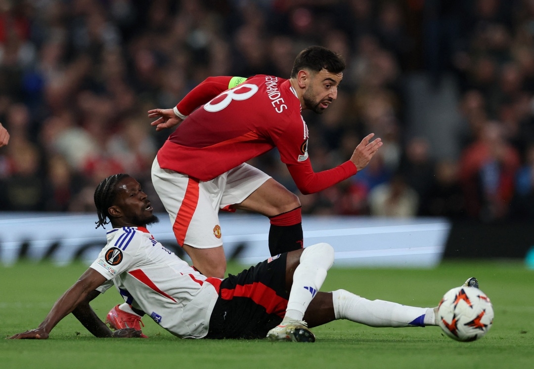 Bruno đang lĩnh xướng hàng công của MU khi tất cả các pha lên bóng đáng chú ý của đội chủ nhà đều qua chân tiền vệ này (Ảnh: Reuters)