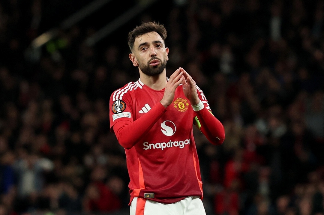 Vẻ mặt tiếc nuối của đội trưởng MU (Ảnh: Reuters)