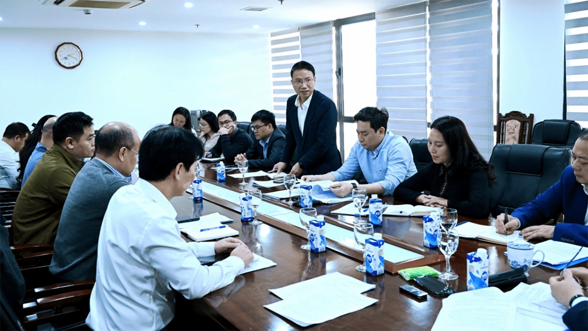 Dự cuộc họp có đại diện các Bộ Ngoại giao, Tài chính và lãnh đạo các đơn vị có liên quan của Bộ Công Thương