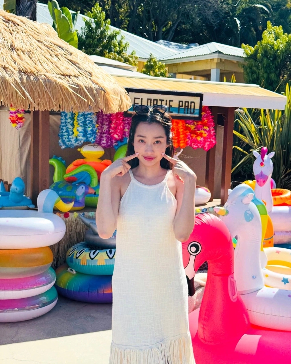 Á hậu Trúc Diễm trở lại Los Angeles tiếp tục tìm kiếm cơ hội công việc sau nửa năm về Việt Nam nghỉ ngơi và dưỡng bệnh.