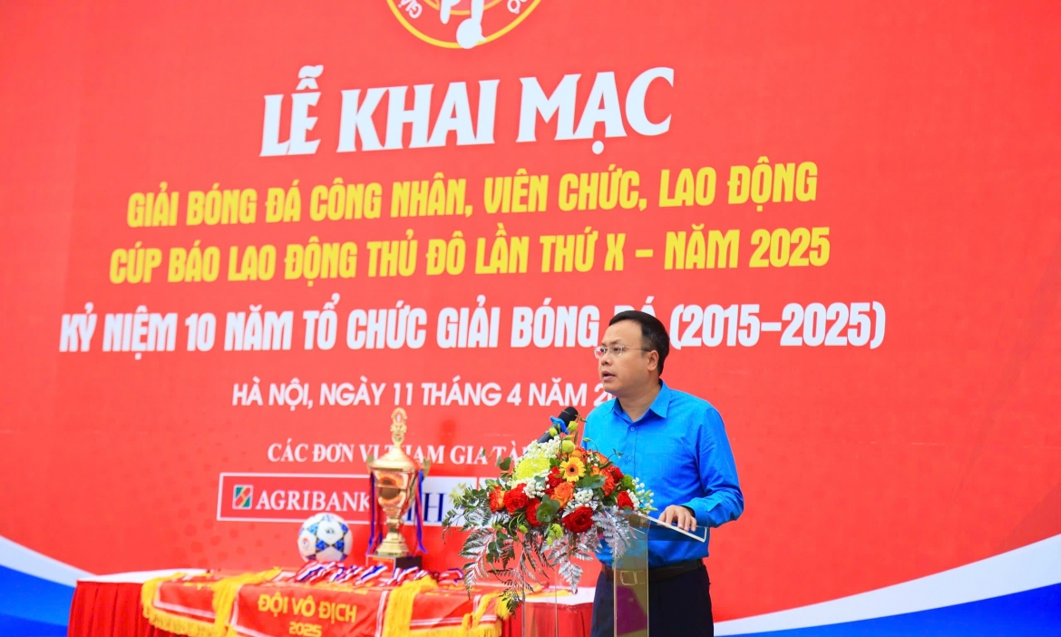 Chủ tịch LĐLĐ thành phố Hà Nội Phạm Quang Thanh phát biểu tại Lễ khai mạc.