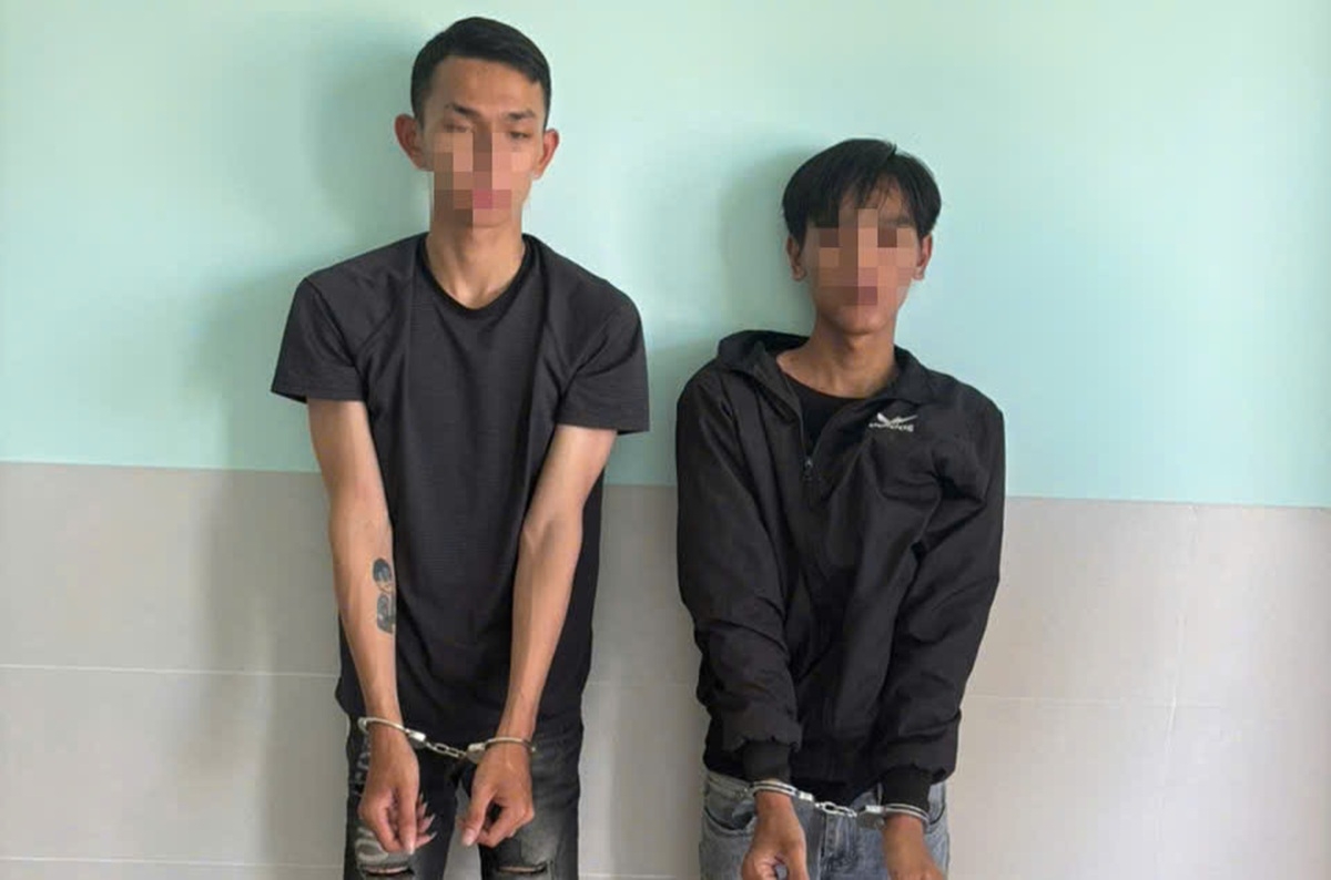 Hai nghi can tại cơ quan công an