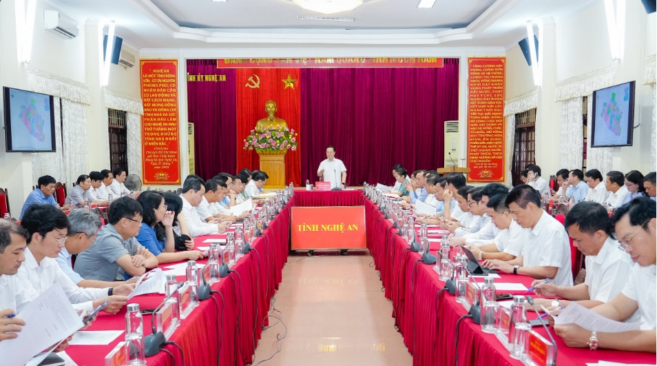 Toàn cảnh cuộc họp của Ban Thường vụ Tỉnh ủy, Ban Chỉ đạo tỉnh Nghệ An về sắp xếp đơn vị hành chính cấp xã 