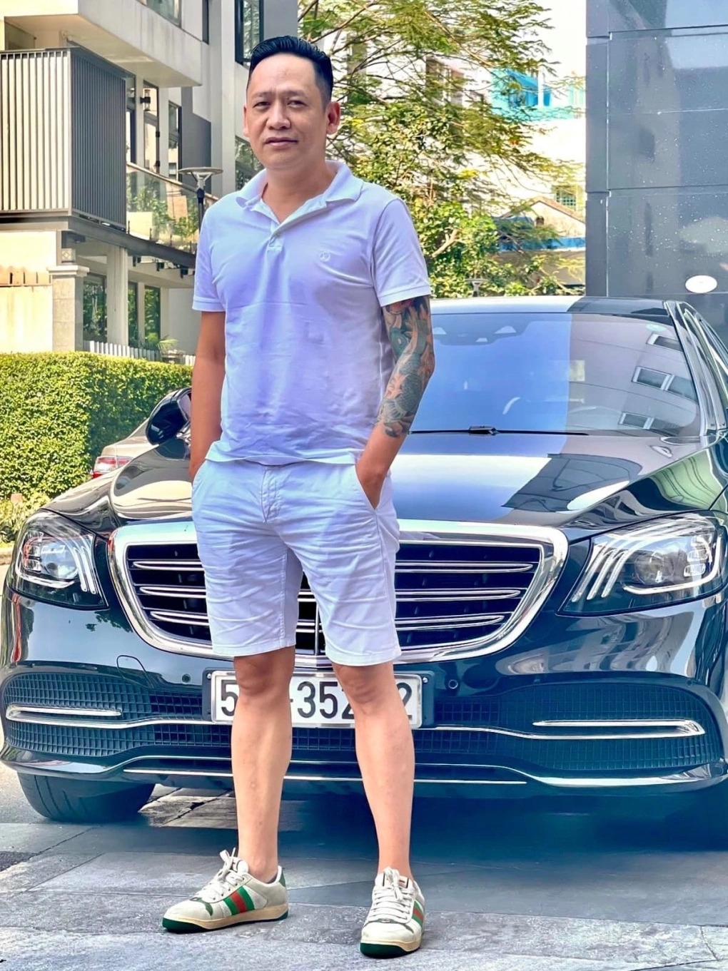 Ca sĩ Duy Mạnh đã gửi đơn kiện một hãng xe sau khi cho rằng đơn vị này chối bỏ trách nhiệm liên quan vụ cháy ô tô 5 tỷ của anh, trái với kết luận của cơ quan chức năng.