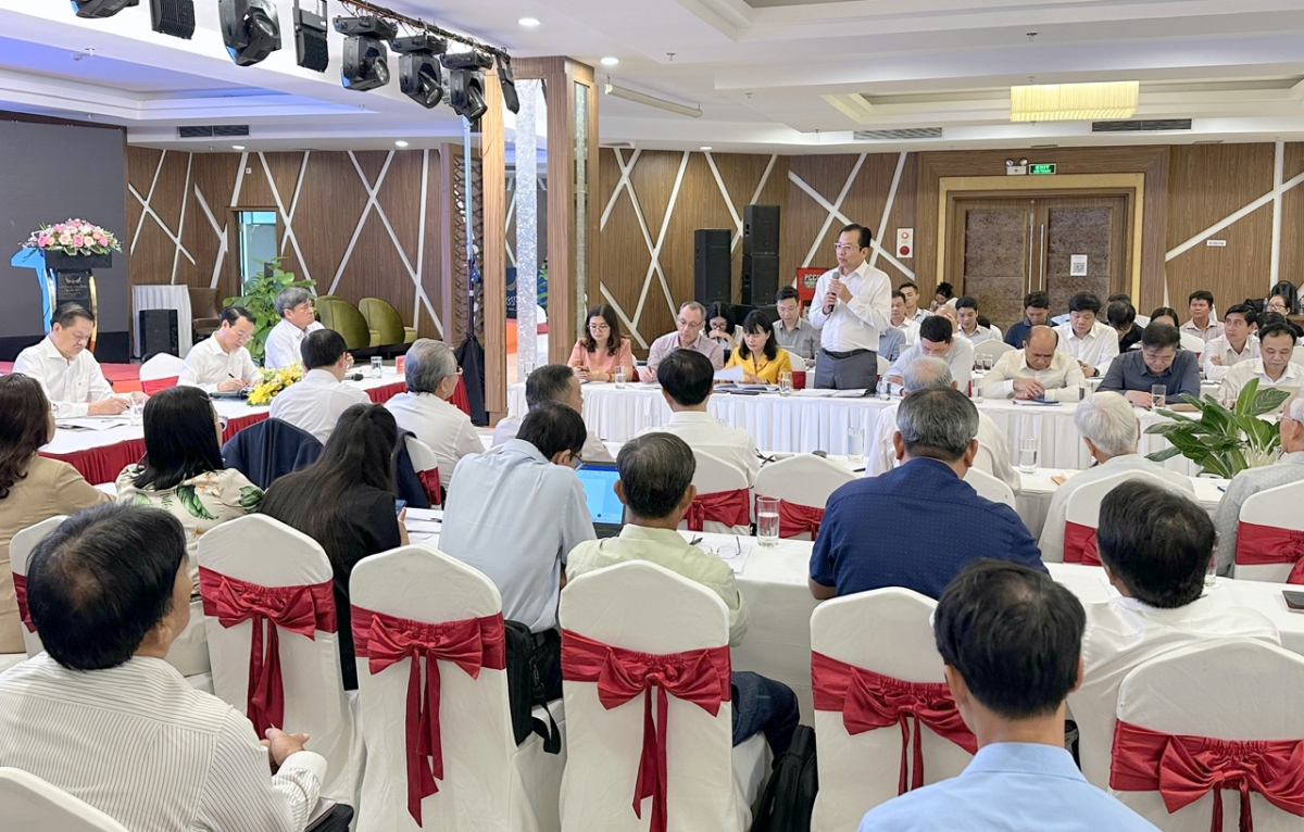 Đại biểu tham dự phát biểu về đề án 1 triệu hecta