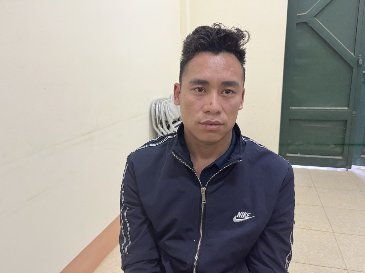 Đối tường Lùng Văn Công