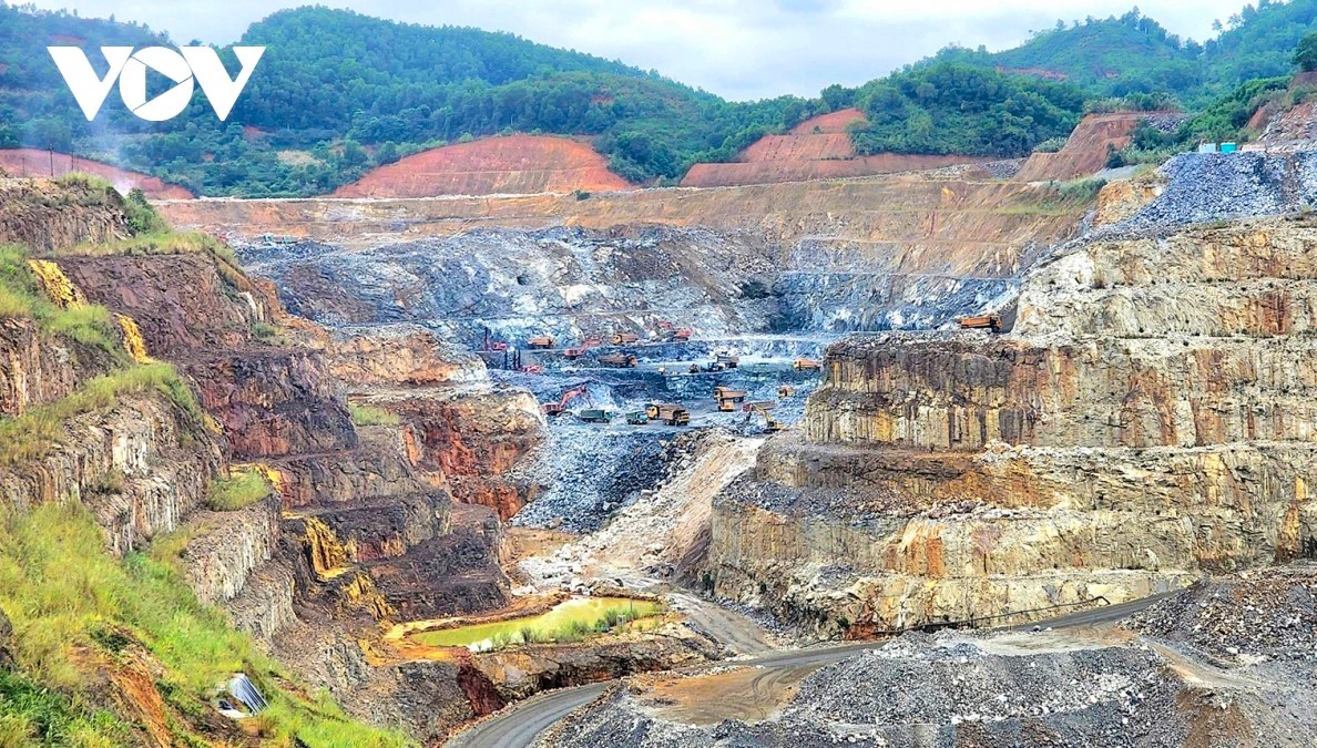  Sẽ phân cấp, phân quyền mạnh mẽ, gắn trách nhiệm người đứng đầu trong lĩnh vực địa chất khoáng sản phù hợp với chính quyền địa phương hai cấp.