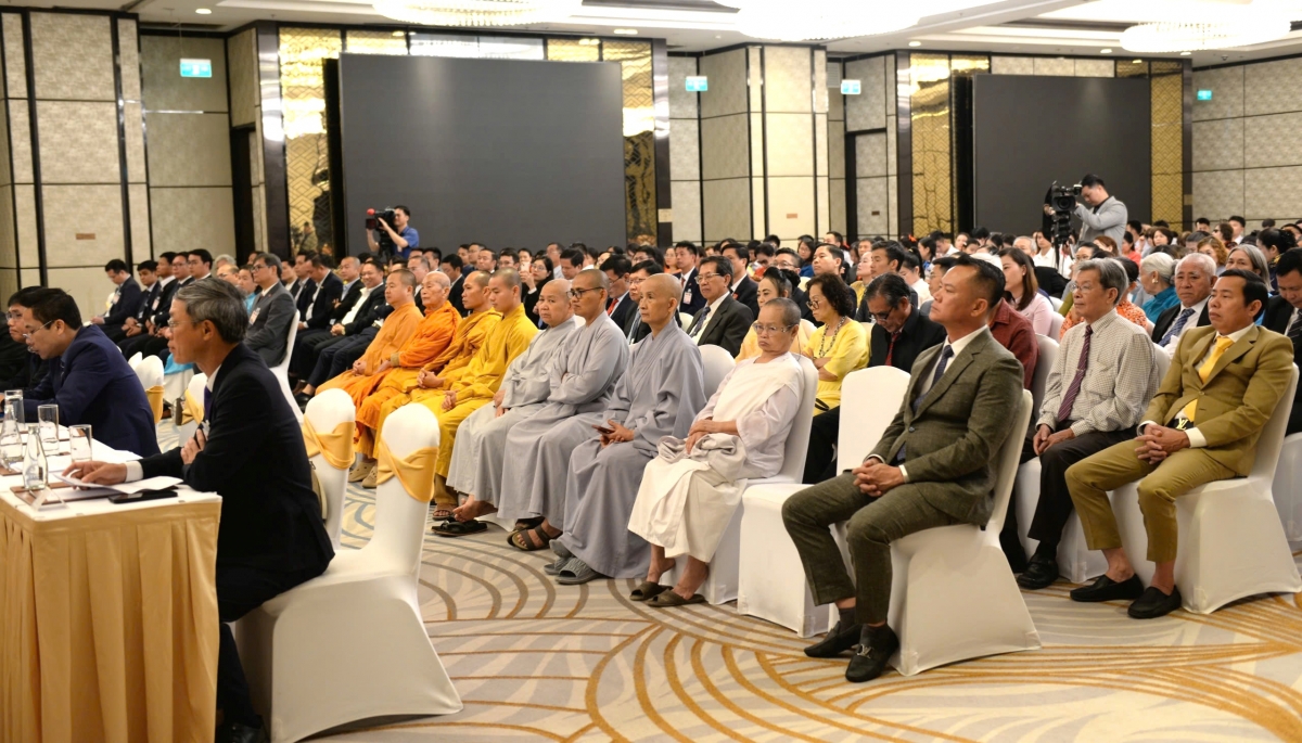 Các đại biểu dự buổi gặp mặt.