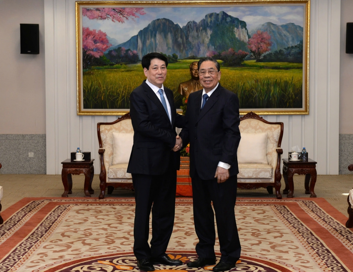 Chủ tịch nước Lương Cường và đồng chí Choummaly Sayasone nguyên Tổng Bí thư, nguyên Chủ tịch nước Lào.