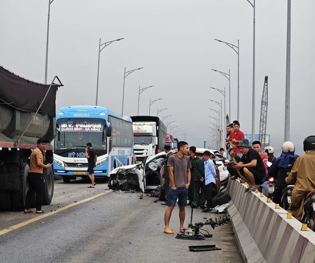 Vụ tai nạn trên cầu Gianh do vượt ẩu