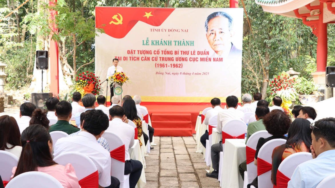 Bí thư Tỉnh ủy Đồng Nai Vũ Hồng Văn phát biểu tại buổi lễ (Ảnh: Thiên Vương)