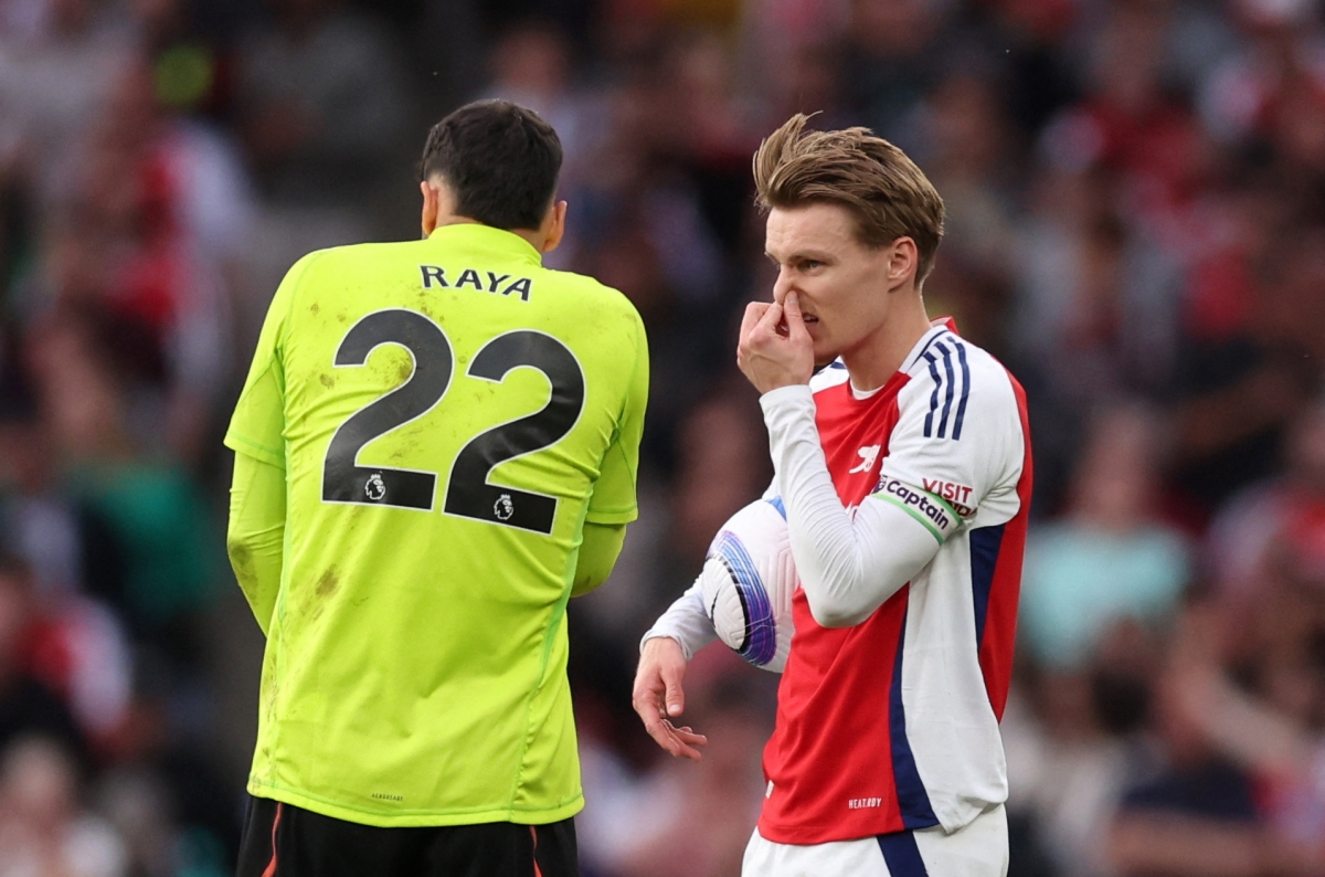 Arsenal đánh rơi chiến thắng (Ảnh: Reuters).