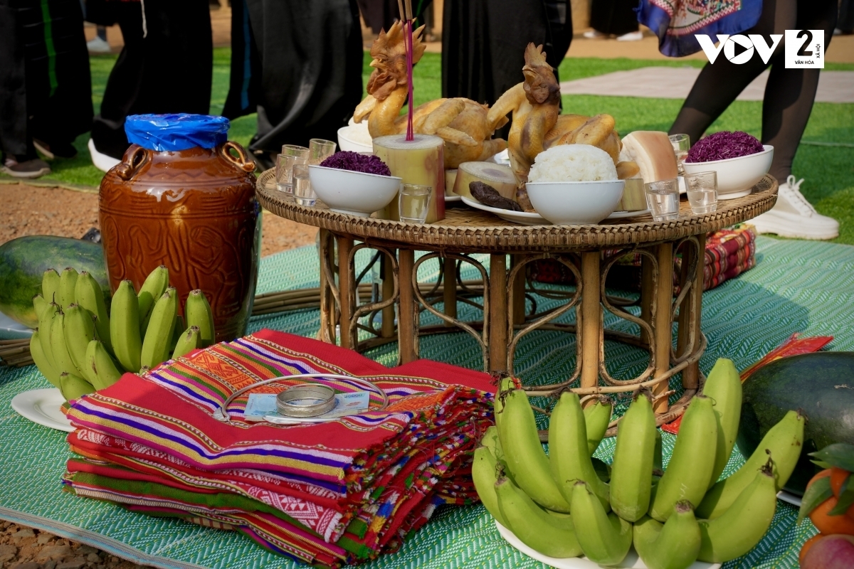 Mâm lễ dâng cúng trong ngày lễ mừng cơm mới của đồng bào Thái