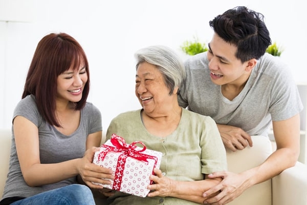 Bố mẹ tôi vui như hội khi anh trai tôi đưa bạn gái về ra mắt (Ảnh minh họa, nguồn: KT)