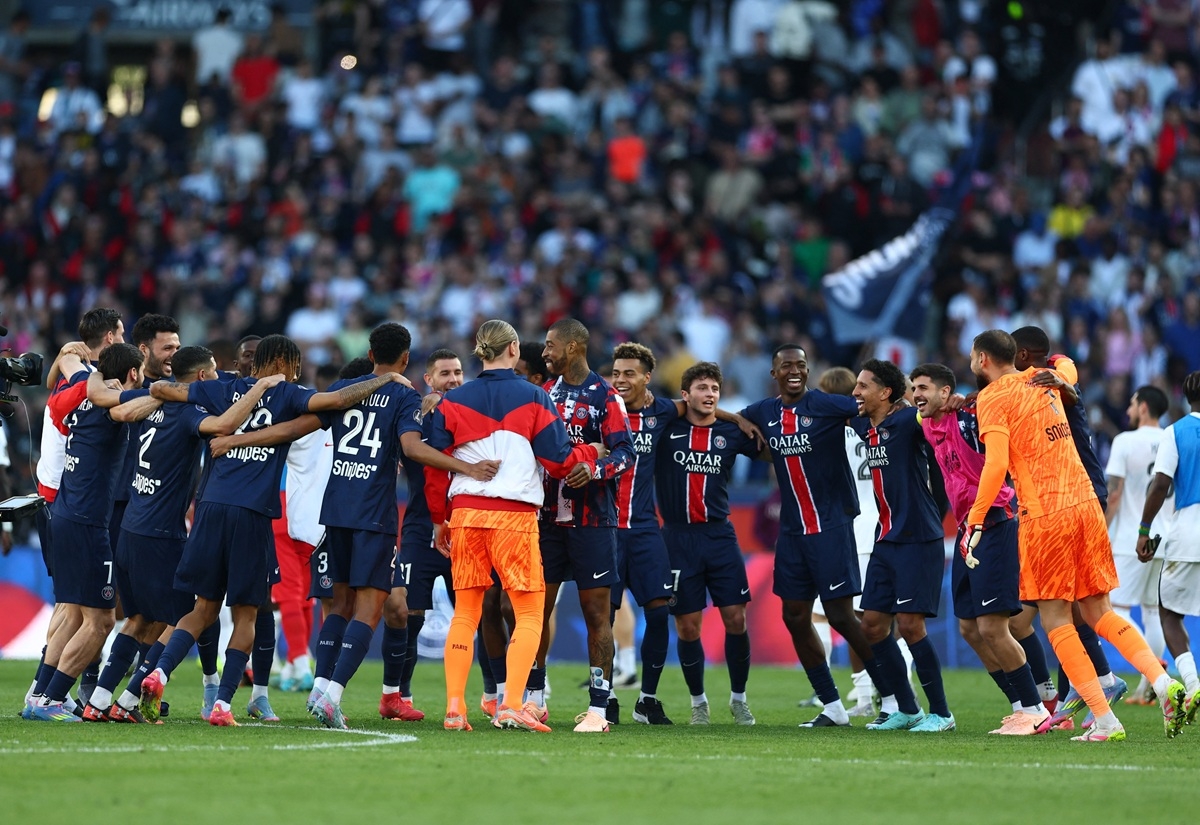 PSG ăn mừng chức vô địch sớm ở Ligue 1. (Ảnh: Reuters). 