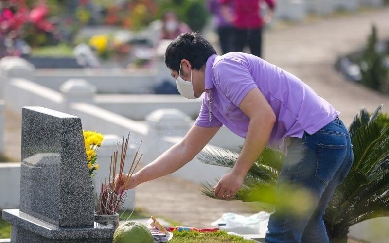 Tết Thanh Minh là dịp quan trọng để con cháu bày tỏ lòng thành kính với tổ tiên (Ảnh minh họa: KT)