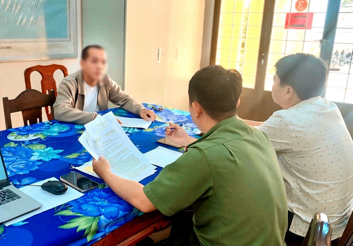 Phòng An ninh mạng và phòng chống tội phạm sử dụng công nghệ cao, Công an tỉnh Bạc Liêu mời làm việc đối với Võ Minh Trung. (Ảnh: Trọng Nguyễn)