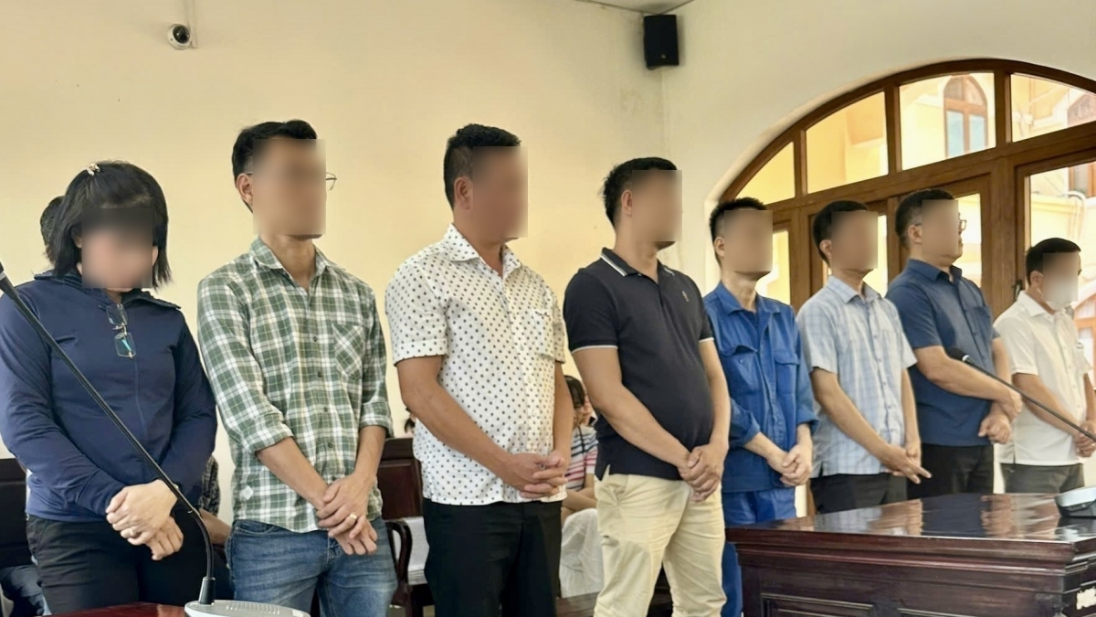 Các bị cáo tại phiên tòa (Ảnh: V.H)