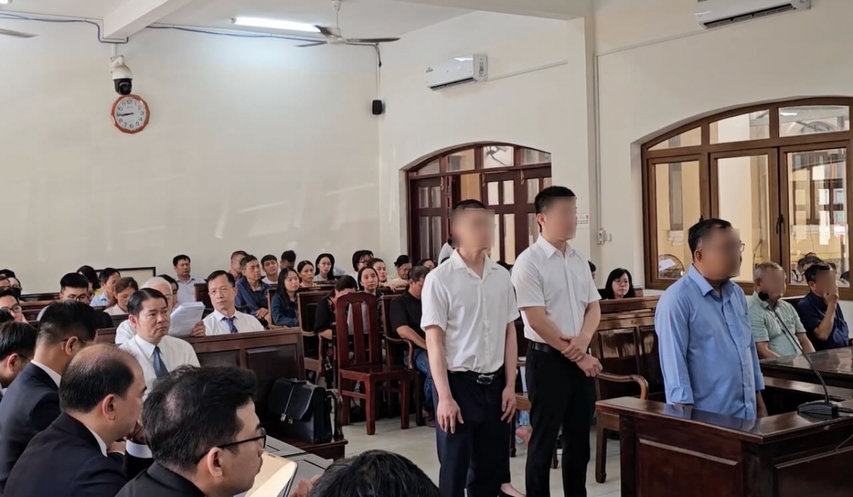 Các bị cáo tại phiên tòa (Ảnh: V.H)