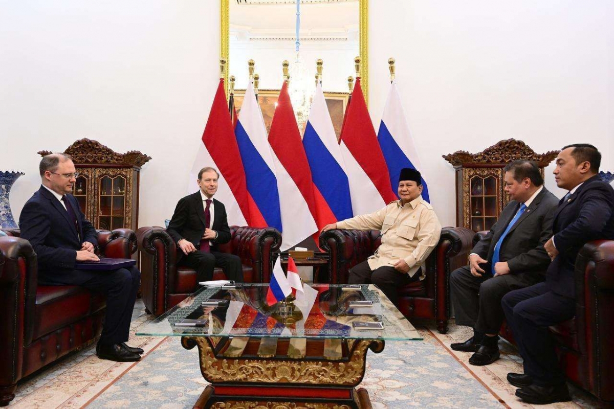 Tổng thống Indonesia Prabowo Subianto và Phó Thủ tướng thứ nhất của Nga
Denis Manturov tại Jakarta. Ảnh: Ban thư ký Tổng thống Indonesia