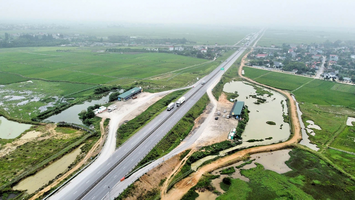 Nhanh chóng hoàn thành các trạm dừng nghỉ trên cao tốc Bắc- Nam.