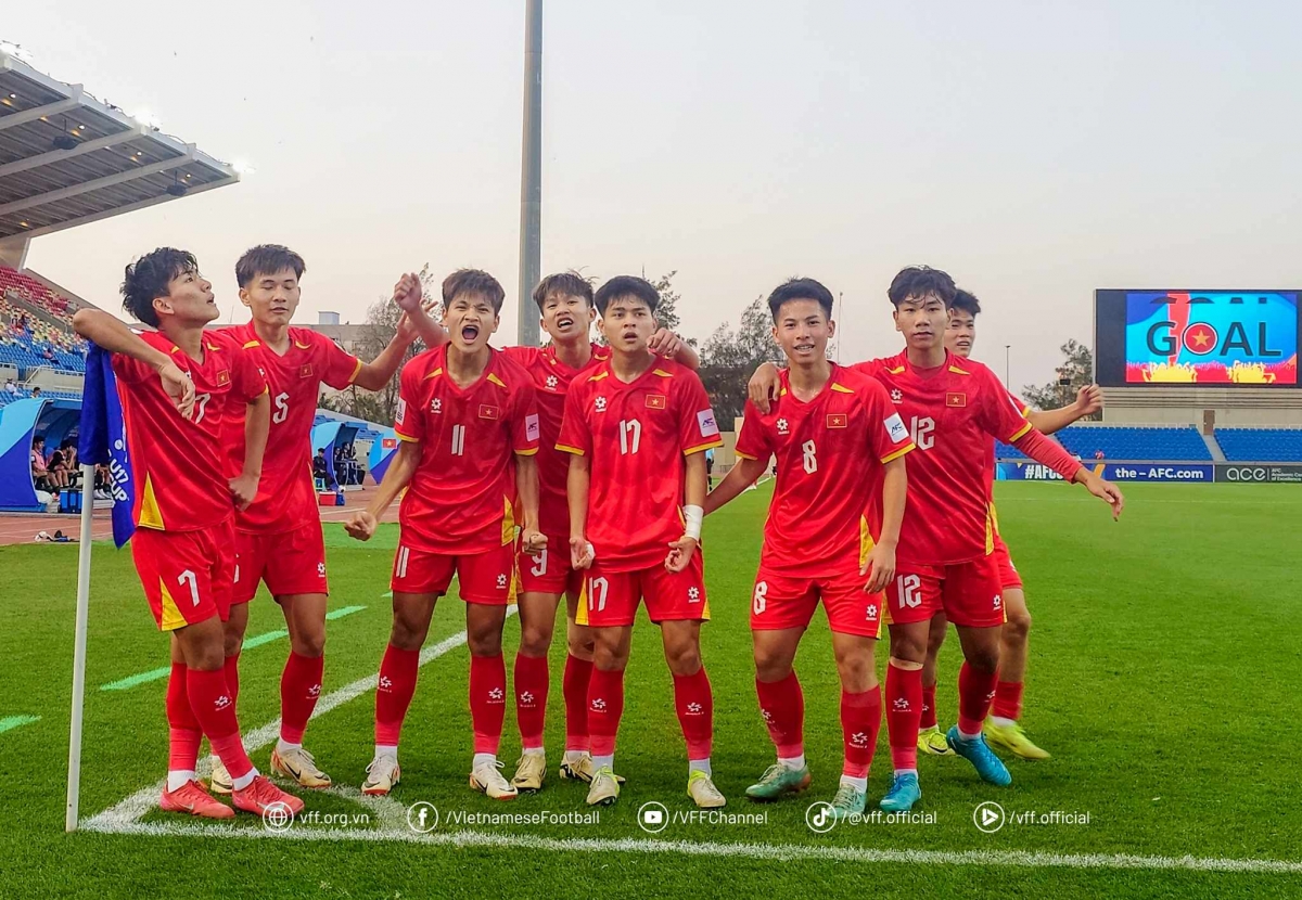 Dù không thể giành vé dự World Cup nhưng màn trình diễn của các cầu thủ U17 Việt Nam vẫn rất ấn tượng (Ảnh: Như Đạt)