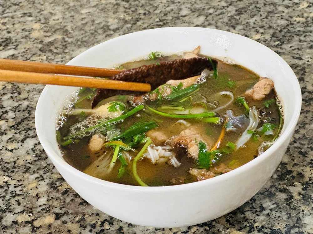 Tới Bắc Ninh du khách nhất định phải thưởng thức phở gan cháy bởi hương vị đặc biệt