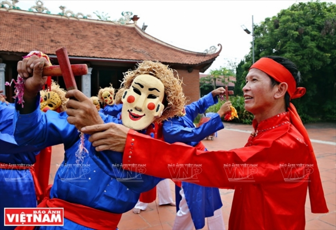 Nghệ nhân ưu tú Bùi Văn Hùng - “Linh hồn” của Đội múa truyền thống Xuân Phả - (Ảnh: Thanh Tùng - TTXVN)