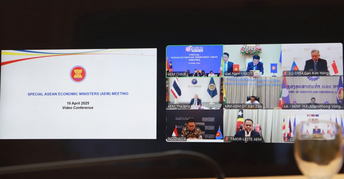Hội nghị Bộ trưởng Kinh tế ASEAN đặc biệt về chính sách thuế quan của Hoa Kỳ đã được tổ chức theo hình thức trực tuyến (Ảnh: Bộ Công thương)