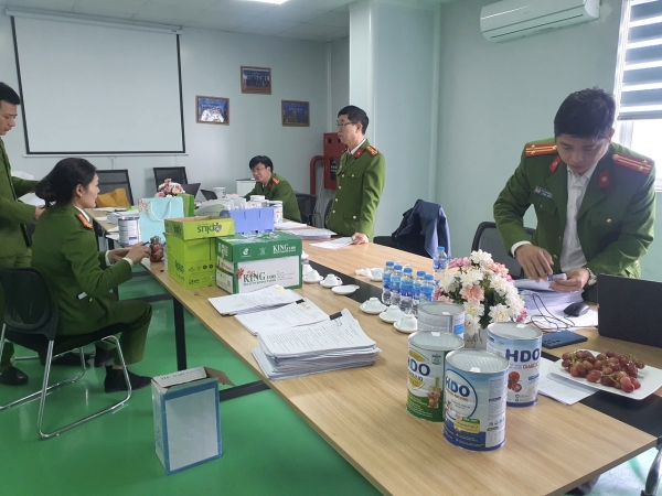 Cơ quan công an kiểm tra tại trụ sở Rance Pharma