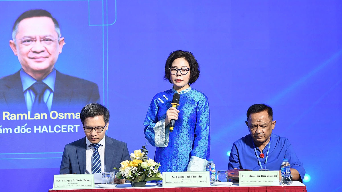 Hội thảo “Triển vọng Phát triển Du lịch gắn với Halal trên địa bàn Thành phố Hà Nội” đã diễn ra với sự có mặt của Đại sứ quán một số nước : Azerbaijan, Paskistan, Palestin, Malaysia, Thổ nhĩ kỳ, Kazakhstan…