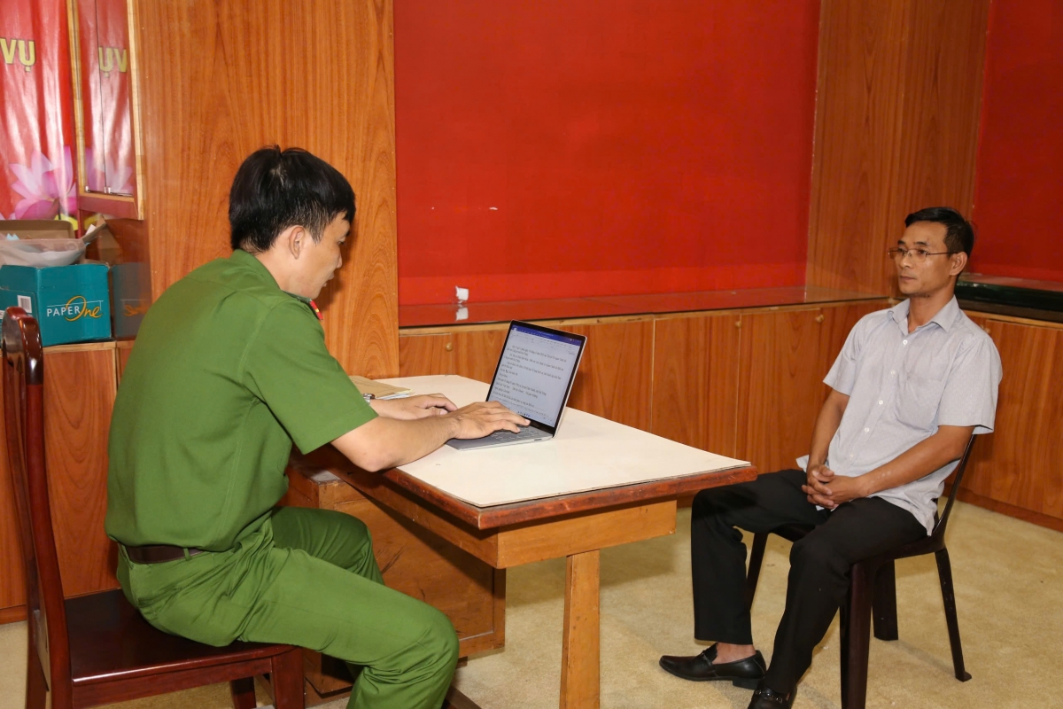 Đối tượng Nguyễn Văn Chí tại cơ quan Công an
