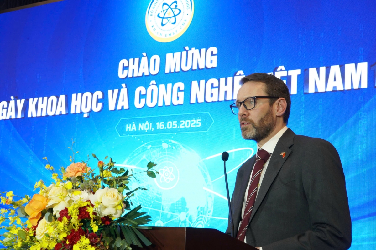 Ông Iain Frew, Đại sứ đặc mệnh toàn quyền Vương quốc Anh tại Việt Nam bày tỏ sự ấn tượng trước sự đổi mới chính sách nhanh chóng gần đây của Việt Nam. (Ảnh: TTTT)