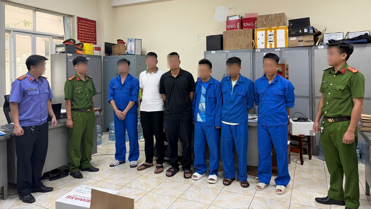 Các đối tượng tại cơ quan điều tra (Ảnh: Công an tỉnh Đồng Nai)