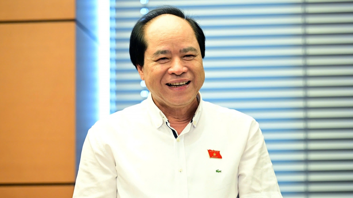 Đại biểu Trương Xuân Cừ phát biểu thảo luận tổ