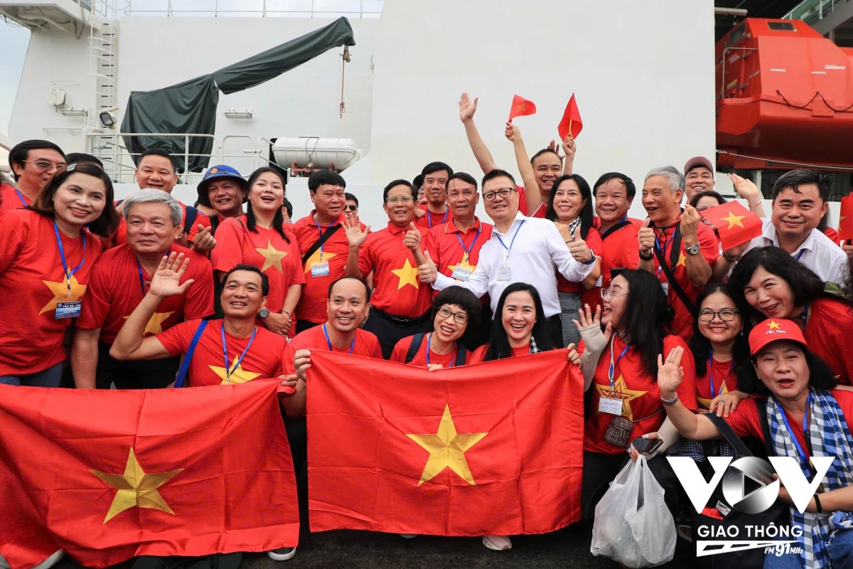 Nhà báo Lê Quốc Minh, Chủ tịch Hội nhà báo Việt Nam tham gia đoàn công tác