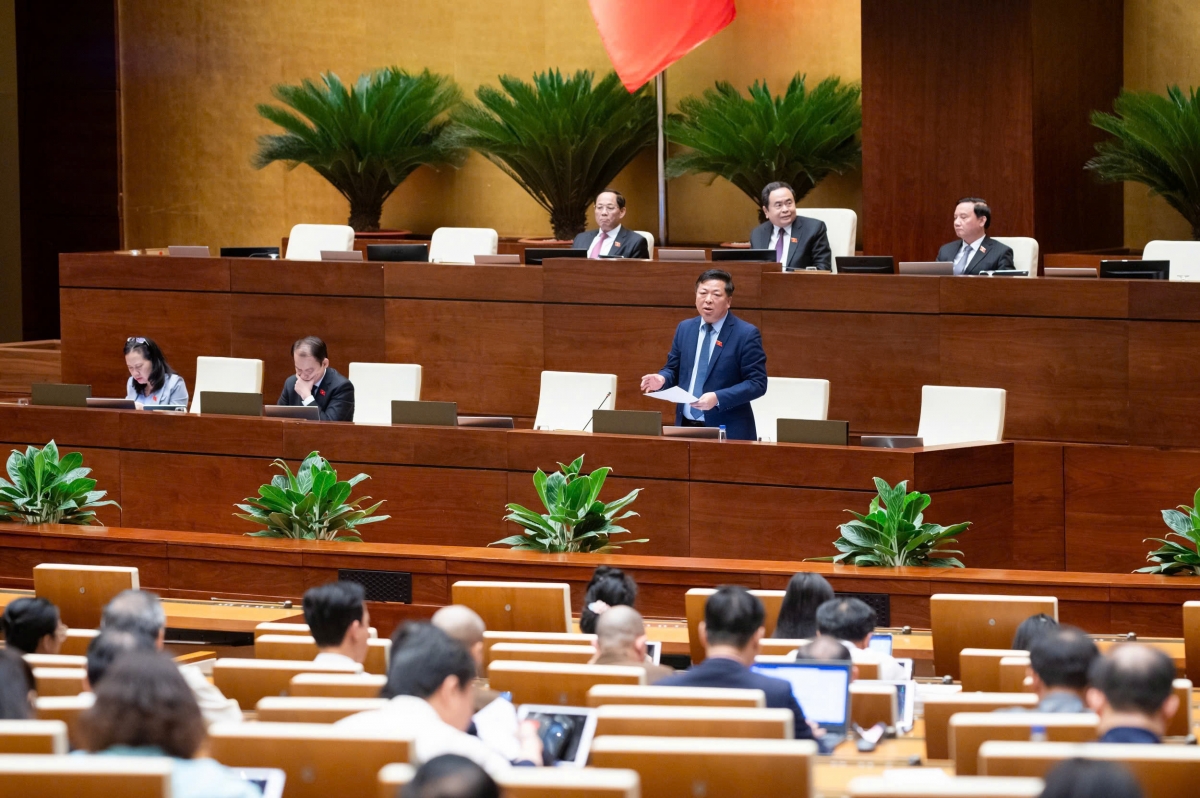 Quốc hội thảo luận tại hội trường về dự thảo Nghị quyết của Quốc hội thí điểm một số cơ chế, chính sách đặc thù phát triển nhà ở xã hội.