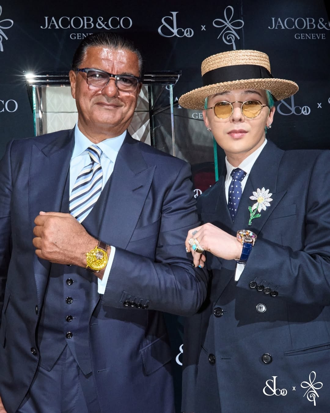 G-Dragon có sở thích sưu tầm khăn quàng cổ và mũ. Trong sự kiện ra mắt một thương hiệu cao cấp, anh xuất hiện bảnh bao trong bộ trang phục của YSL. G-Dragon đội một chiếc mũ rơm bắt mắt của Celine để hoàn thiện bộ trang phục của mình. Chiếc mũ Canotier có giá khoảng 890 USD (23 triệu đồng), mang lại vẻ ngoài sang trọng, lịch lãm cho nam ca sĩ.