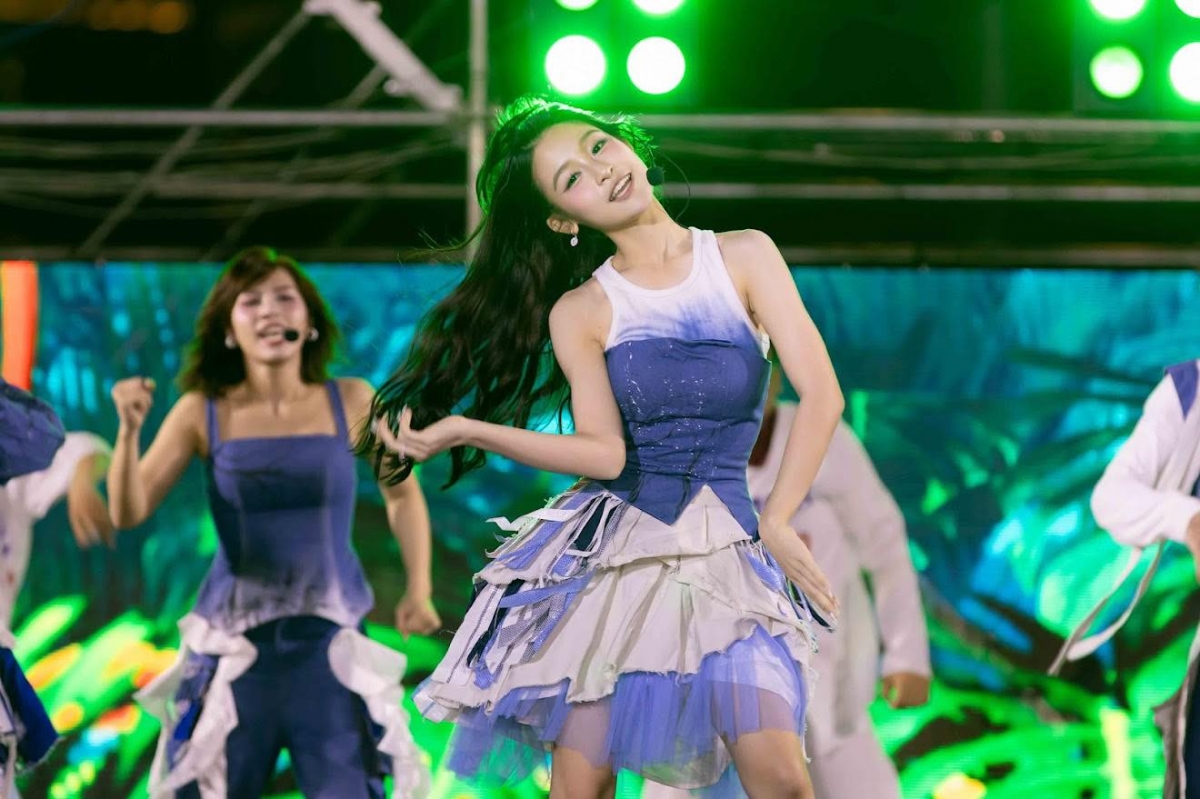 Sau thời gian “im hơi lặng tiếng”, Bảo Ngọc trở lại gây chú ý trên TikTok với những video nhảy cuốn hút. Cô hiện có hơn 3,8 triệu lượt theo dõi trên TikTok, 1,4 triệu người đăng ký YouTube và hơn 220.000 follower Facebook.