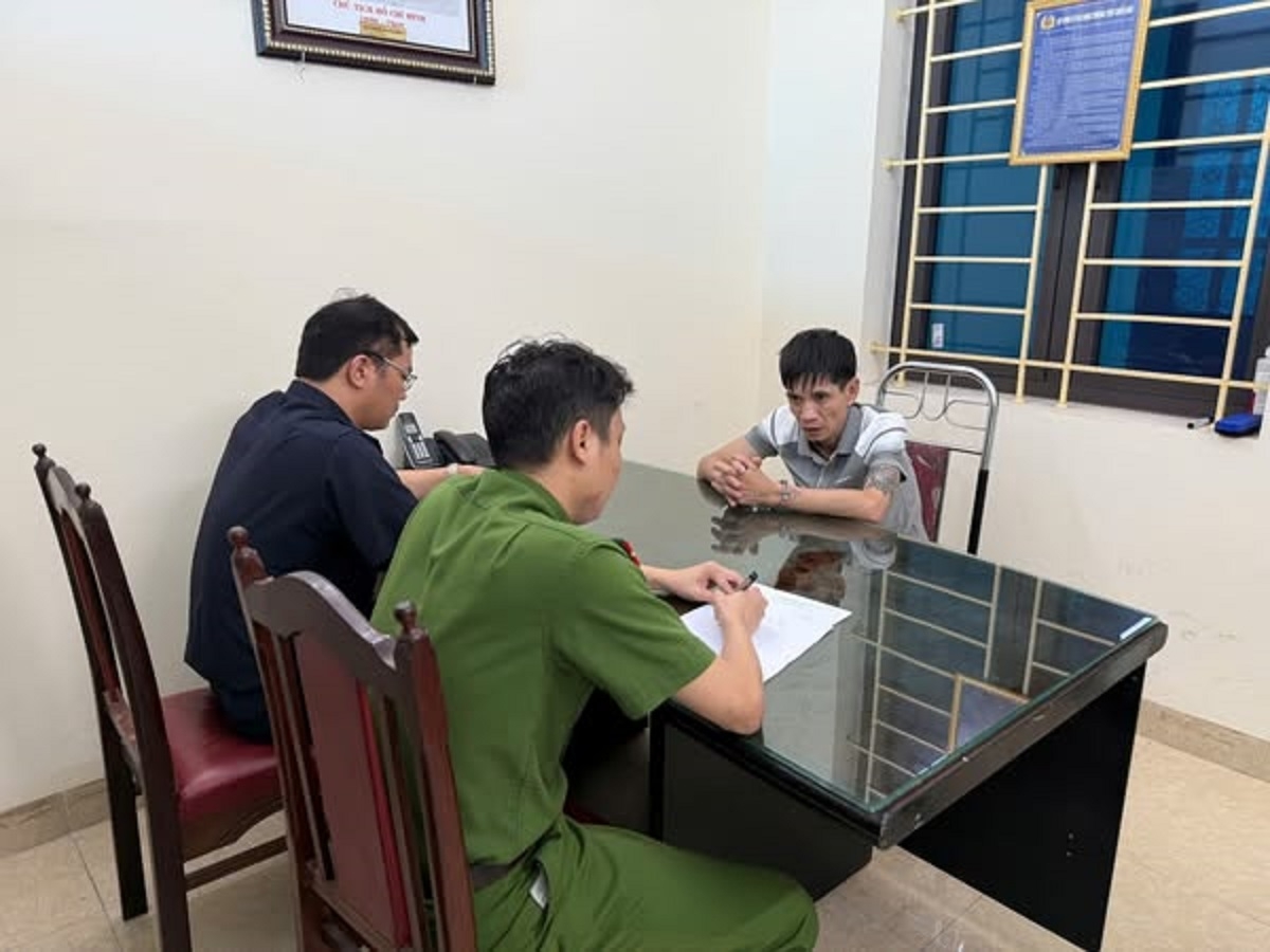 Đối tượng Nguyễn Xuân Tình tại cơ quan điểu tra.      