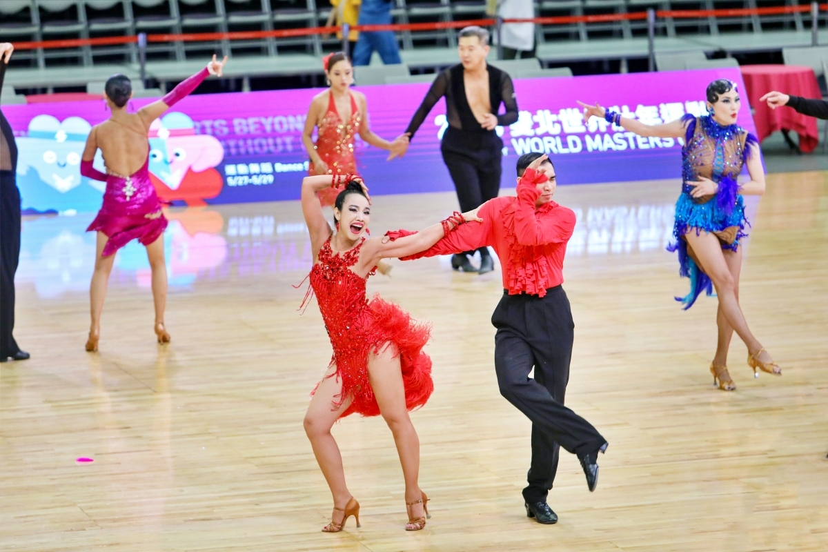 Cặp vận động viên Dancesport Việt Nam – Phạm Trung Hòa và Nguyễn Mỹ Trang – đã xuất sắc giành Huy chương Vàng ở nội dung Hạng A Latin – lứa tuổi Trung niên 2