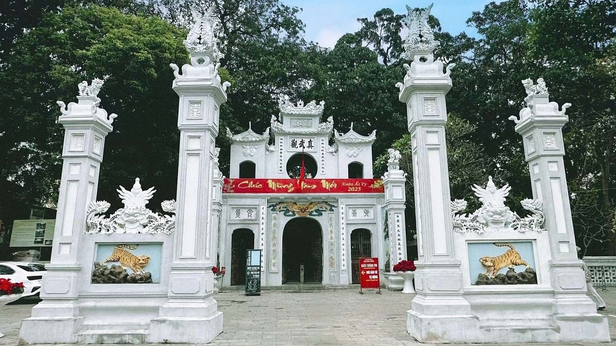 Tour đêm “Tiếng chuông Trấn Vũ” hứa hẹn trở thành điểm nhấn mới trong hành trình khám phá Hà Nội về đêm.