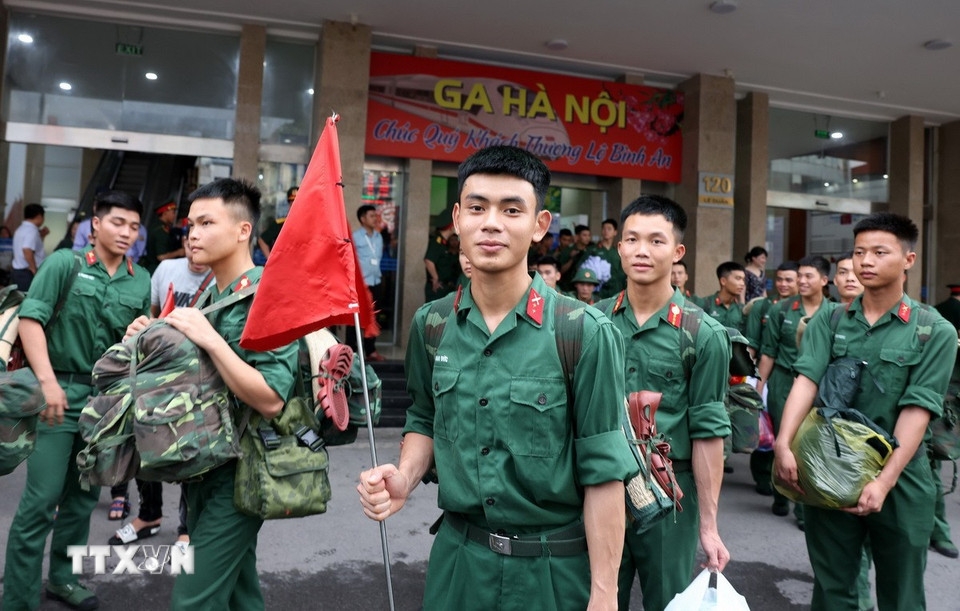 Các chiến sỹ tham gia diễu binh trở về đơn vị sau khi hoàn thành xuất sắc nhiệm vụ.