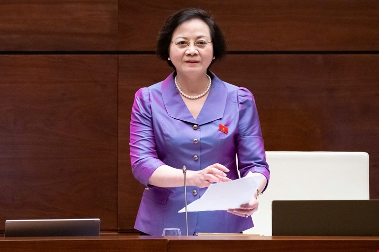 Bộ trưởng Bộ Nội vụ Phạm Thị Thanh Trà giải trình ý kiến Đại biểu Quốc hội về dự thảo Luật Cán bộ, công chức (sửa đổi)