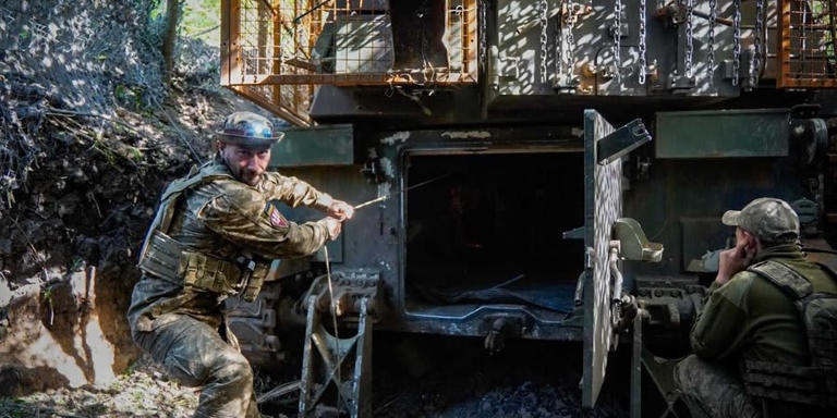 Ukraine nỗ lực chế tạo vũ khí. Ảnh minh họa: New Voice